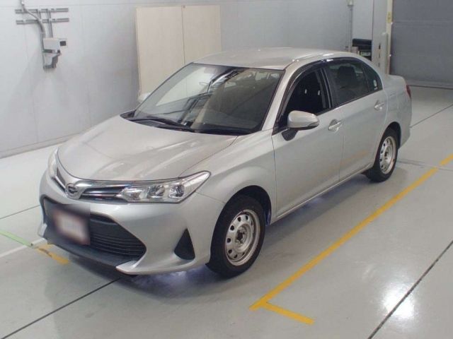 30042 Toyota Corolla axio NZE164 2018 г. (CAA Chubu)